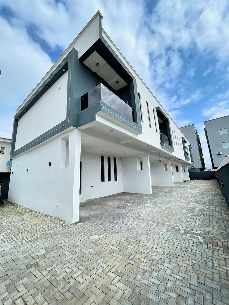 4-Bedroom Terrace Duplex in Orchid