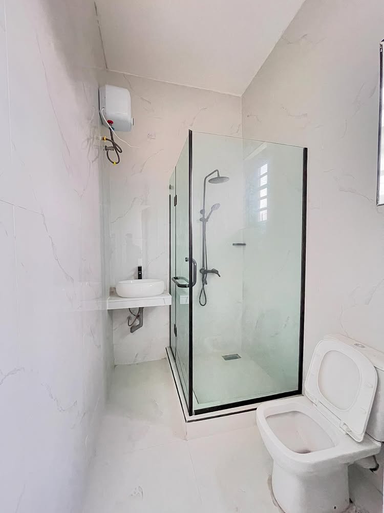 4-Bedroom Terrace Duplex in Ikota Villa