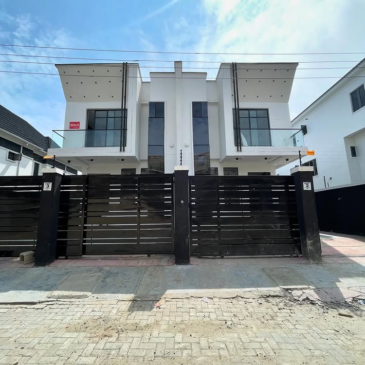 4-Bedroom Duplex in Ikota