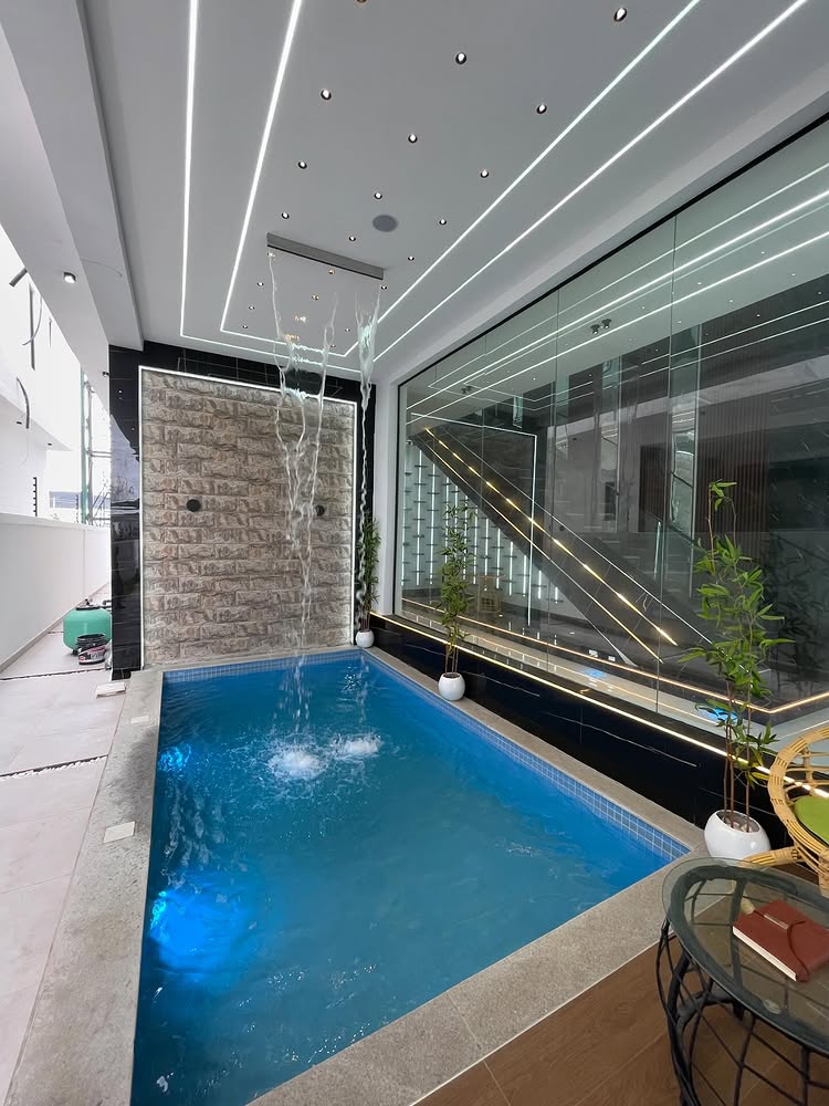 5-Bedroom Duplex in Chevron Toll Gate