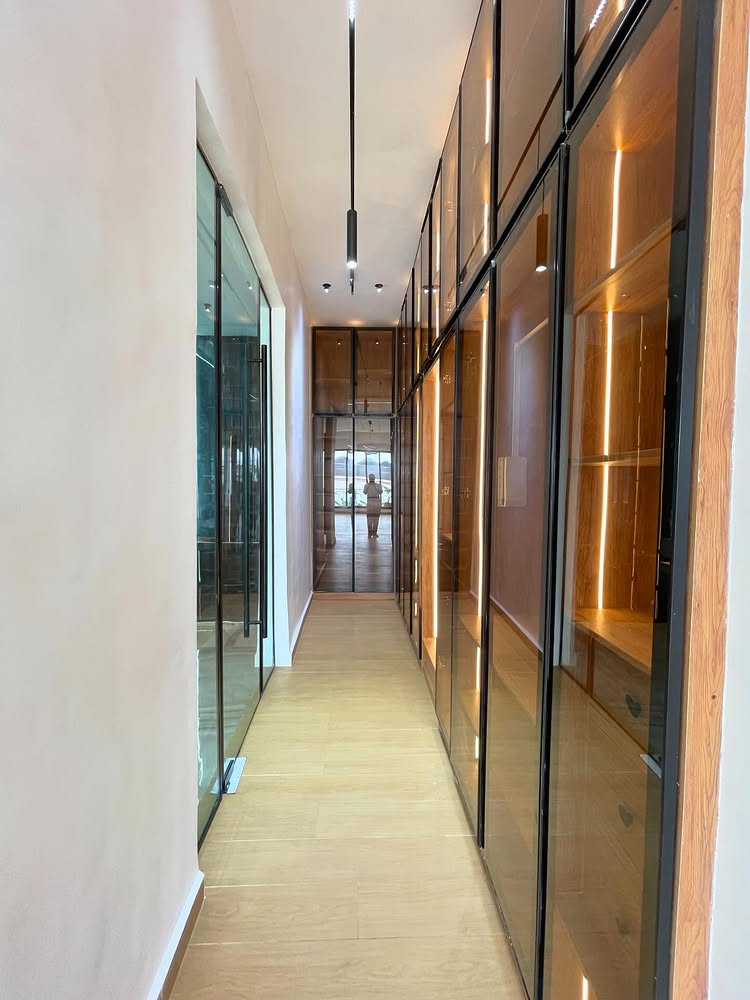 5-Bedroom Duplex in Chevron Toll Gate