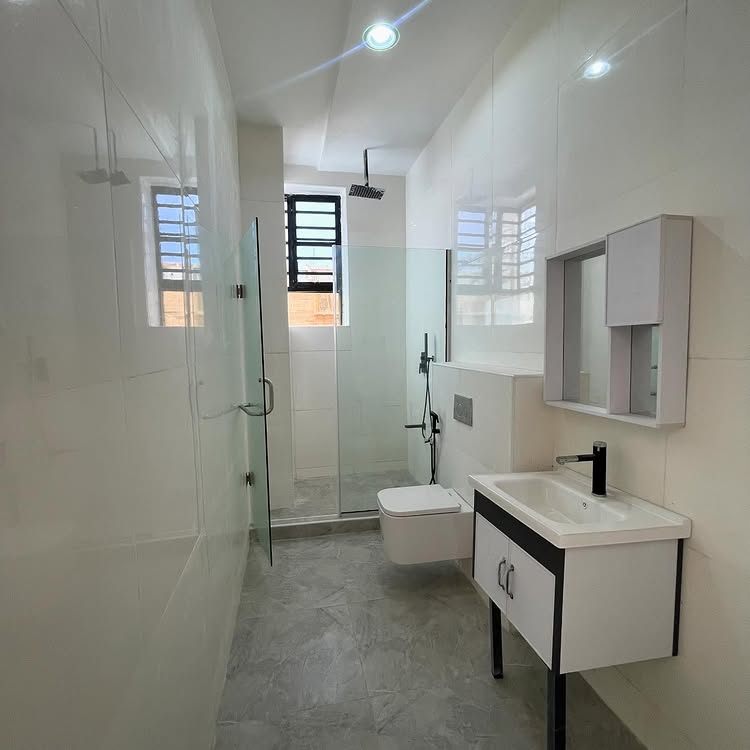 4-Bedroom Duplex in Ikota