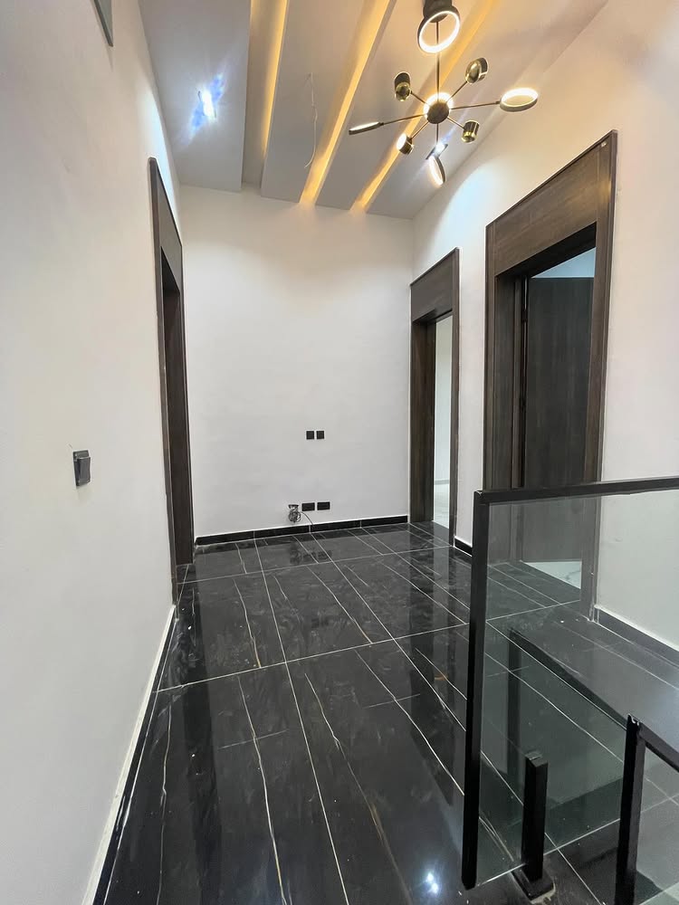 4-Bedroom Terrace Duplex in Ikota Villa