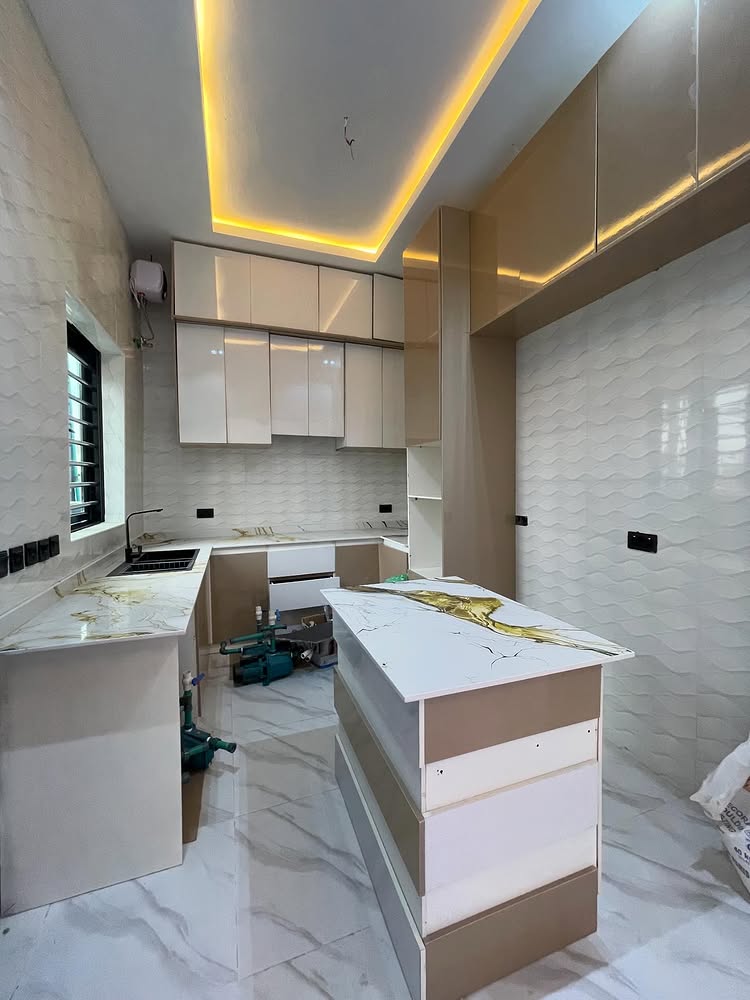 4-Bedroom Terrace Duplex in Ikota Villa