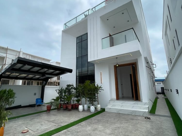 5-Bedroom Duplex in Chevron Toll Gate