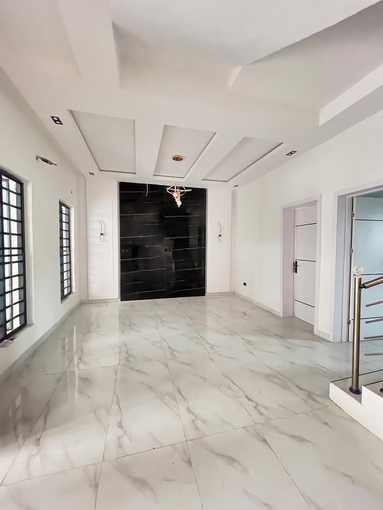 4-Bedroom Terrace Duplex in Ikota Villa