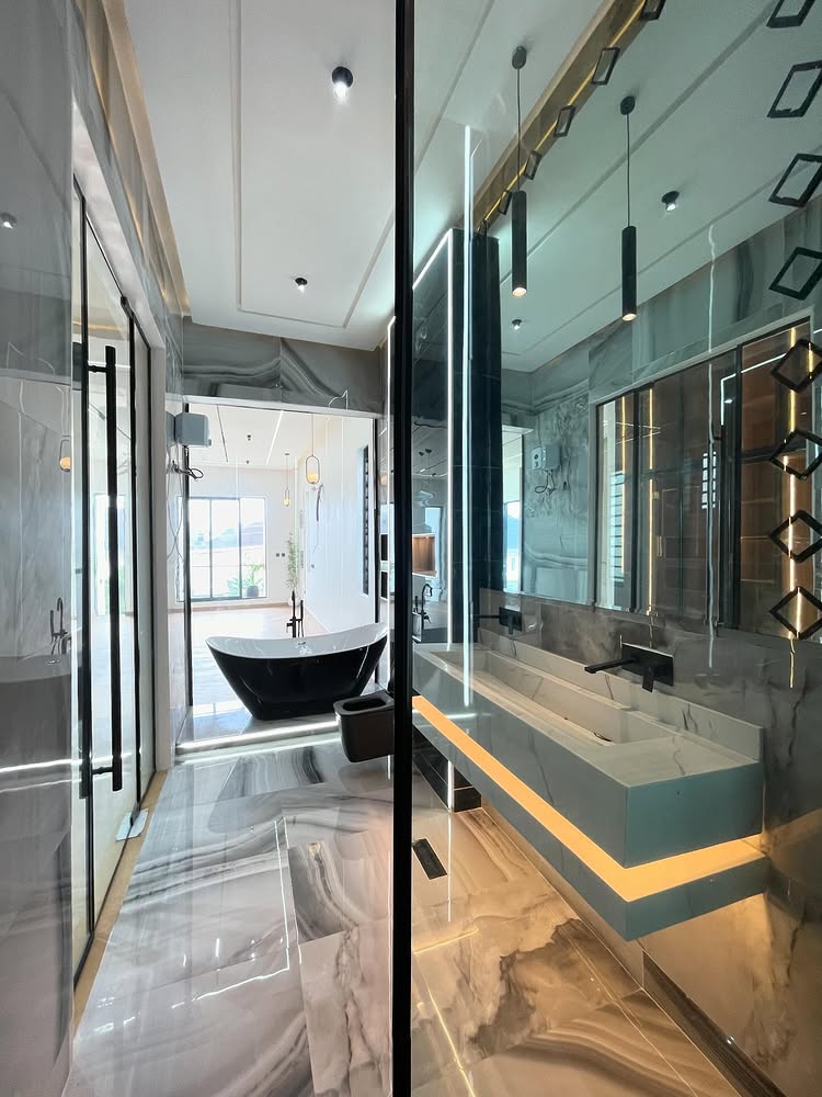 5-Bedroom Duplex in Chevron Toll Gate