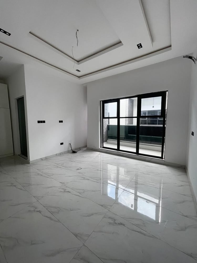 4-Bedroom Terrace Duplex in Ikota Villa