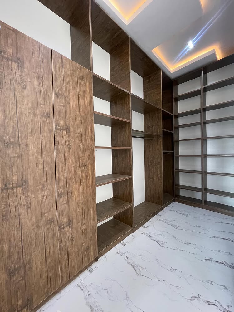 4-Bedroom Terrace Duplex in Ikota Villa