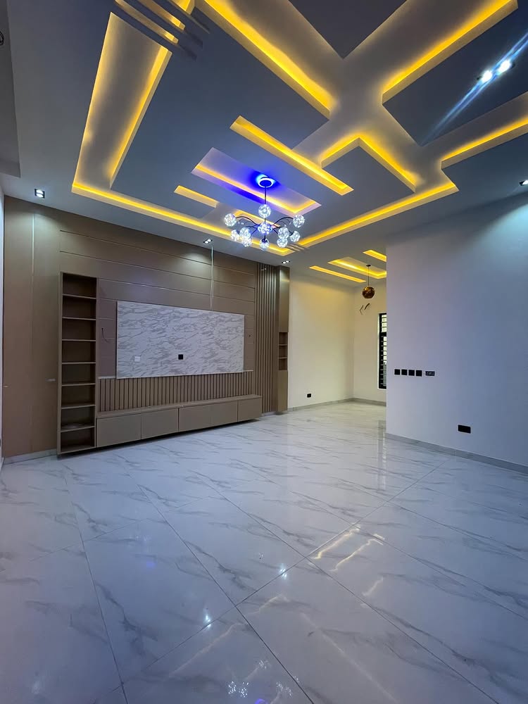 4-Bedroom Terrace Duplex in Ikota Villa