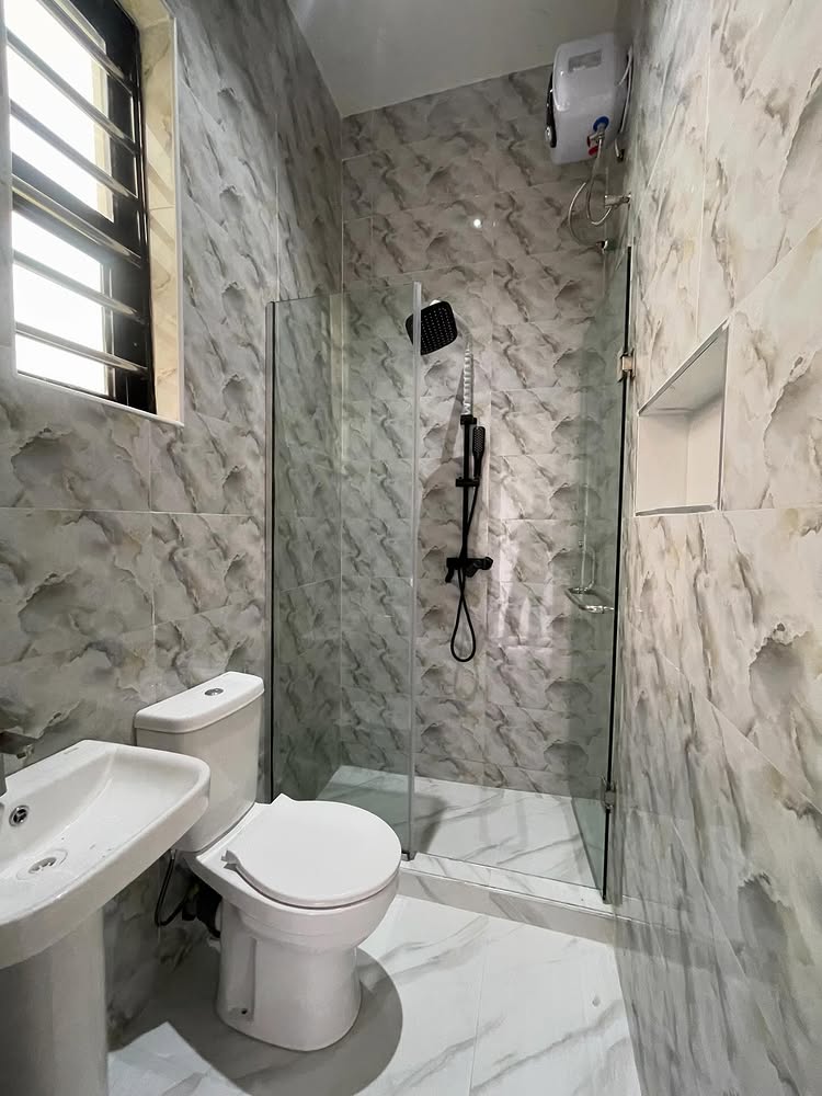 4-Bedroom Terrace Duplex in Ikota Villa