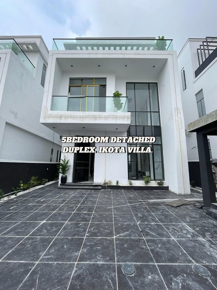 5-Bedroom Duplex in Ikota Villa