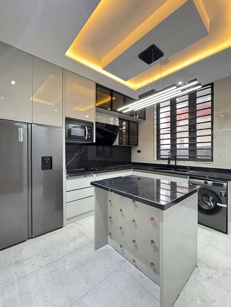 5-Bedroom Duplex in Lekki Phase 1