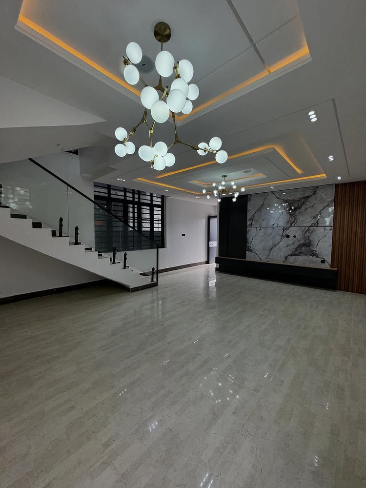 5-Bedroom Duplex in Lekki Phase 1