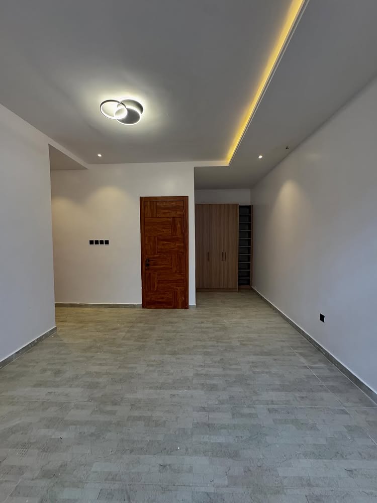 5-Bedroom Duplex in Lekki Phase 1
