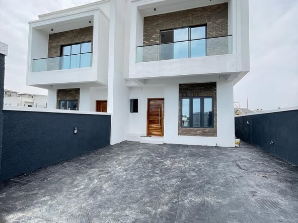 4-Bedroom Duplex in Ilaje Ikota Axis