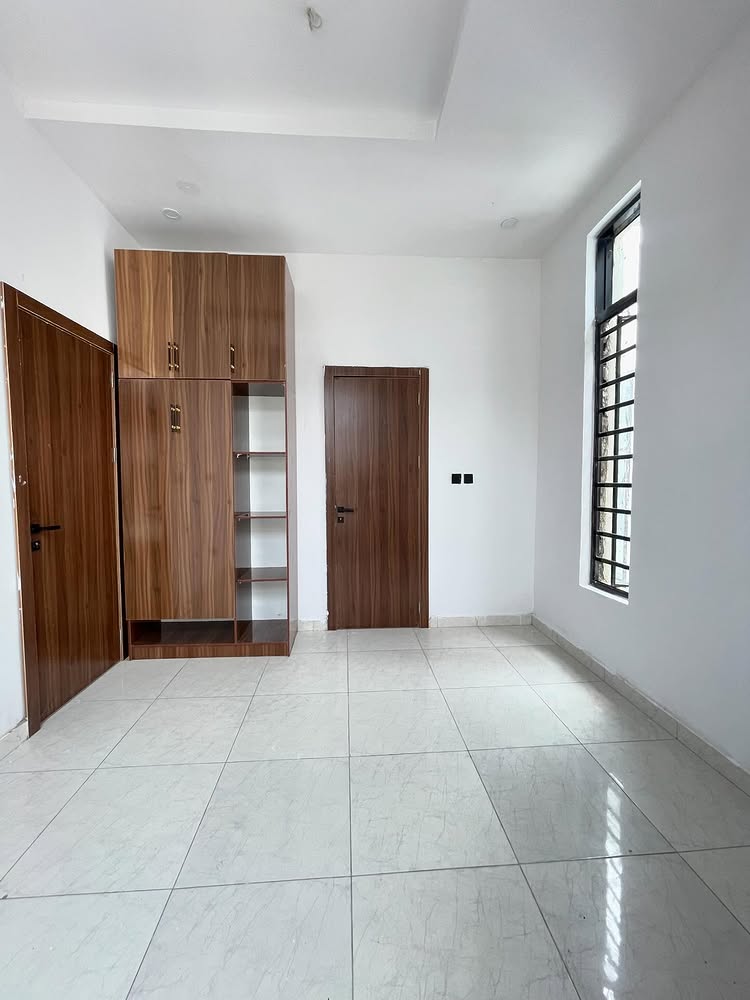 4-Bedroom Duplex in Ikota Villa