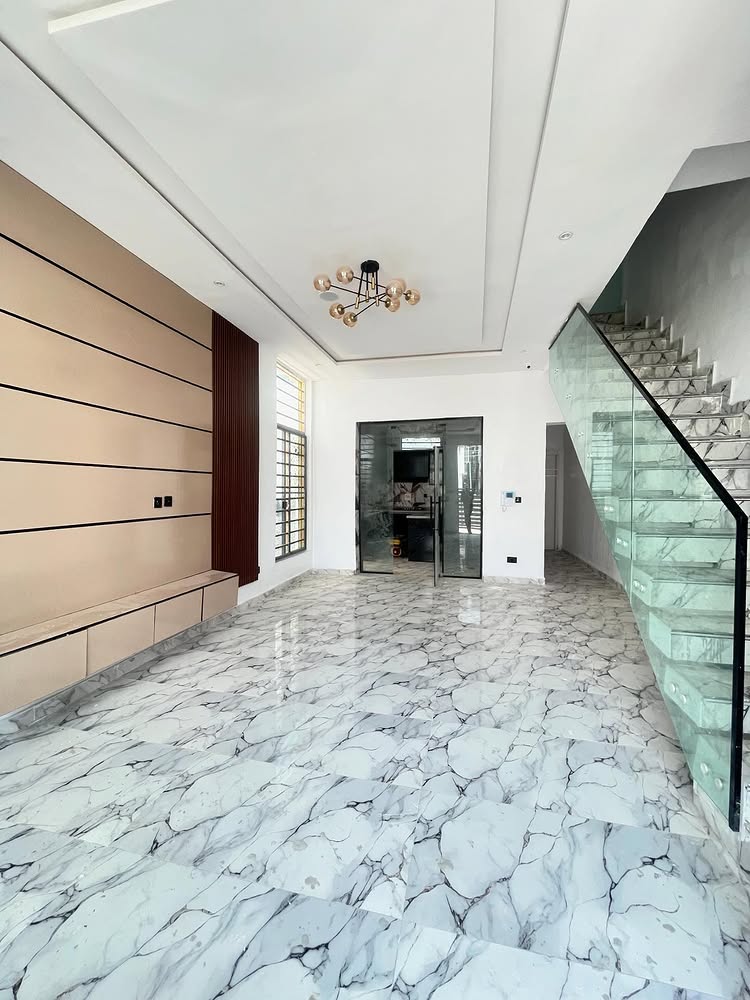 4-Bedroom Duplex in Ikota Villa