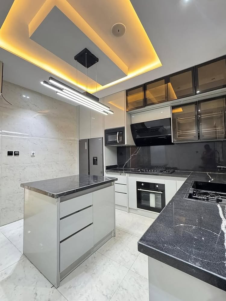 5-Bedroom Duplex in Lekki Phase 1