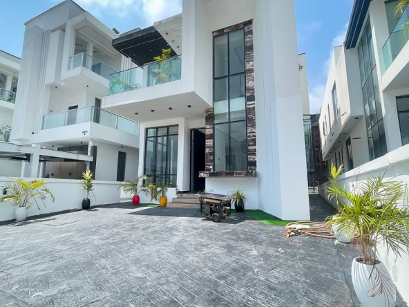 5-Bedroom Duplex in Chevron