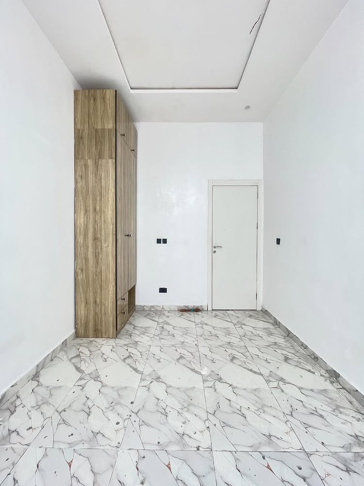 4-Bedroom Duplex in Ikota Villa