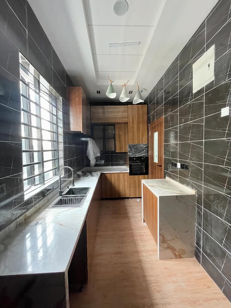 4-Bedroom Duplex in Ikota Villa