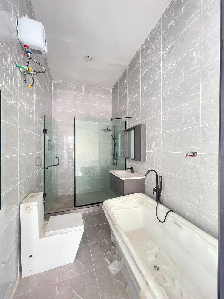 4-Bedroom Duplex in Ikota Villa