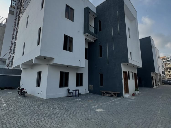 4-Bedroom Duplex in Lekki Phase 1