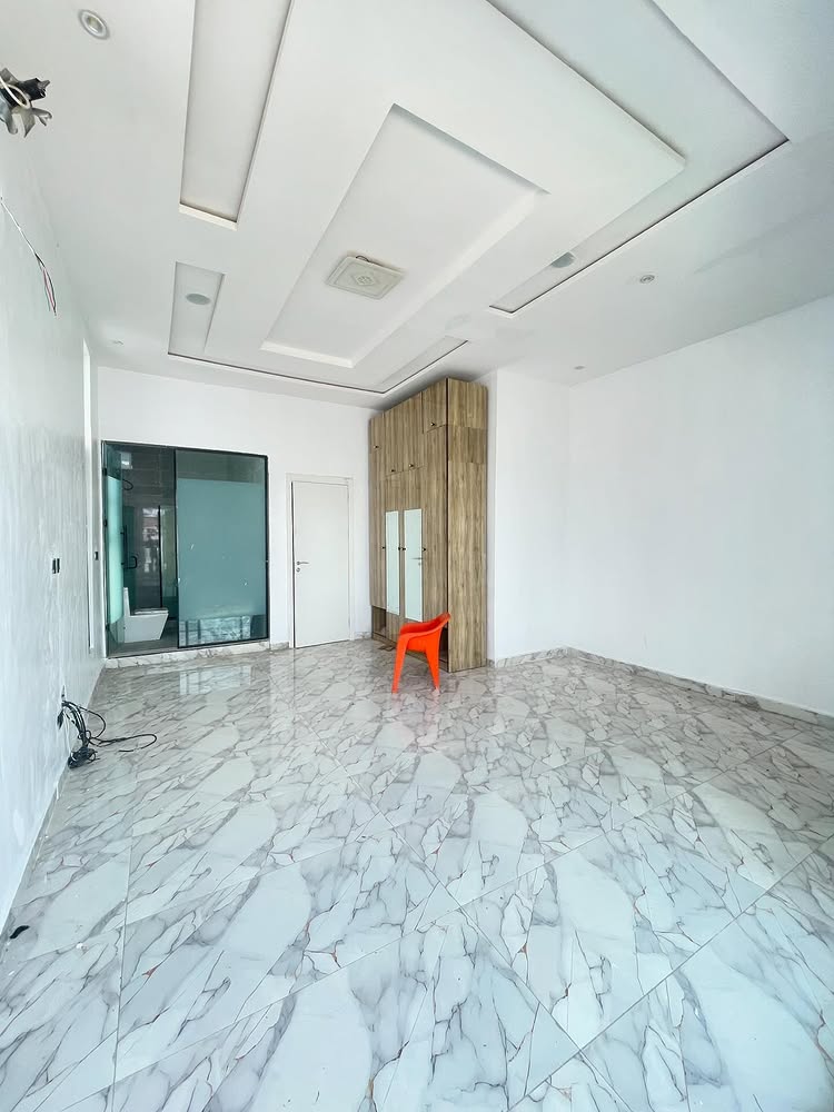 4-Bedroom Duplex in Ikota Villa