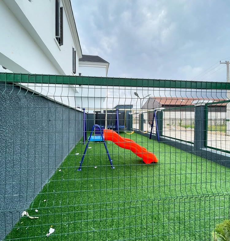 3 & 4 Bedroom Terrace Duplex in Orchid