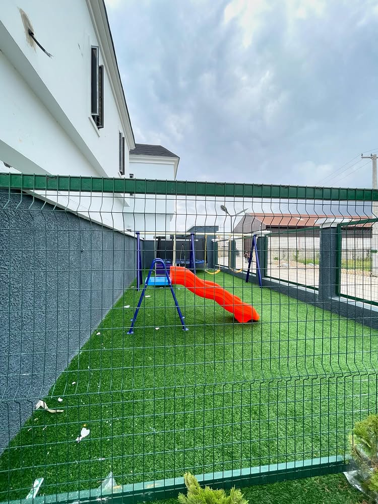 3 & 4 Bedroom Terrace Duplex in Orchid