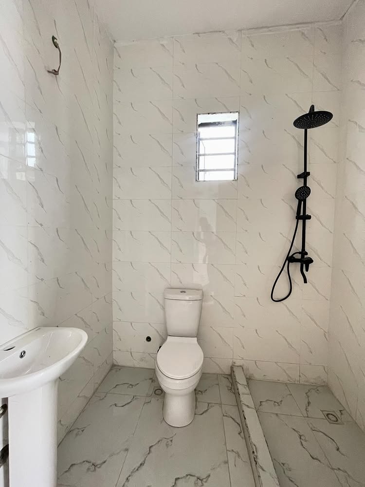 4-Bedroom Terrace Duplex in Orchid