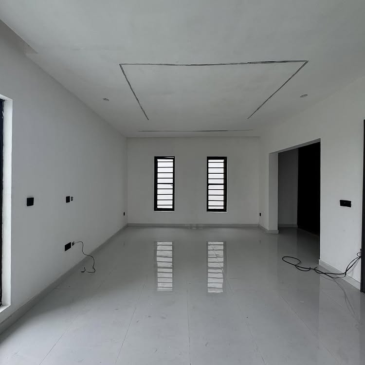 5-Bedroom Duplex in Chevron