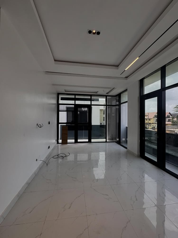 4-Bedroom Terrace Duplex in Lekki Phase 1