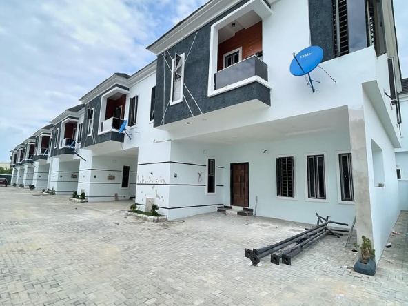 3 & 4 Bedroom Terrace Duplex in Orchid