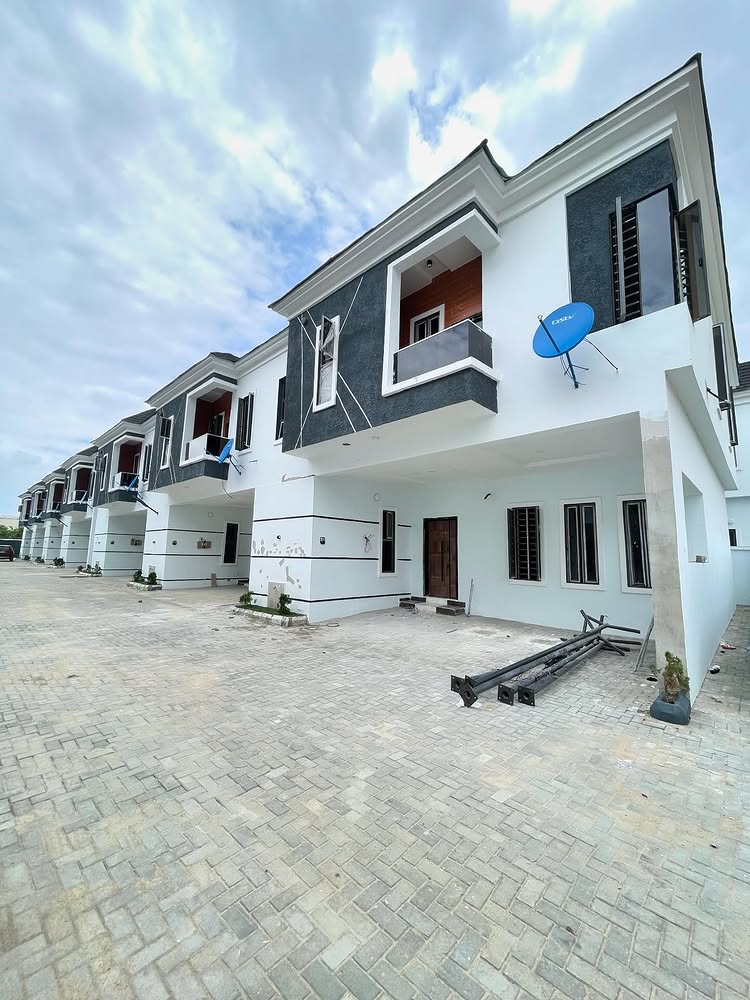 3 & 4 Bedroom Terrace Duplex in Orchid