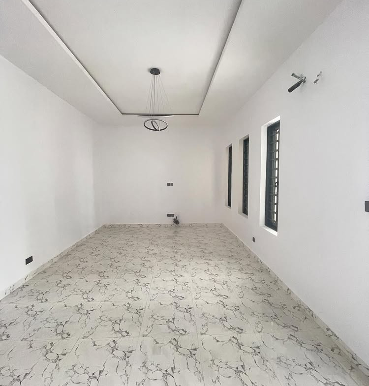 3 & 4 Bedroom Terrace Duplex in Orchid