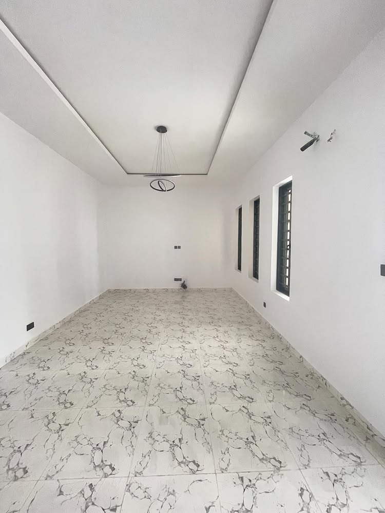 3 & 4 Bedroom Terrace Duplex in Orchid