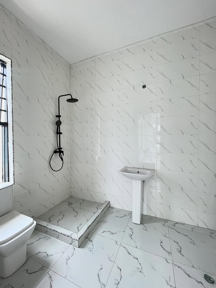 4-Bedroom Terrace Duplex in Orchid