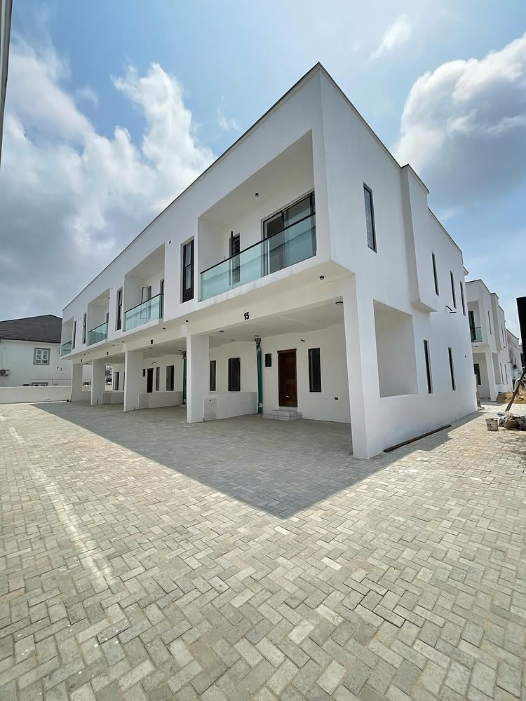 4-Bedroom Terrace Duplex in Orchid