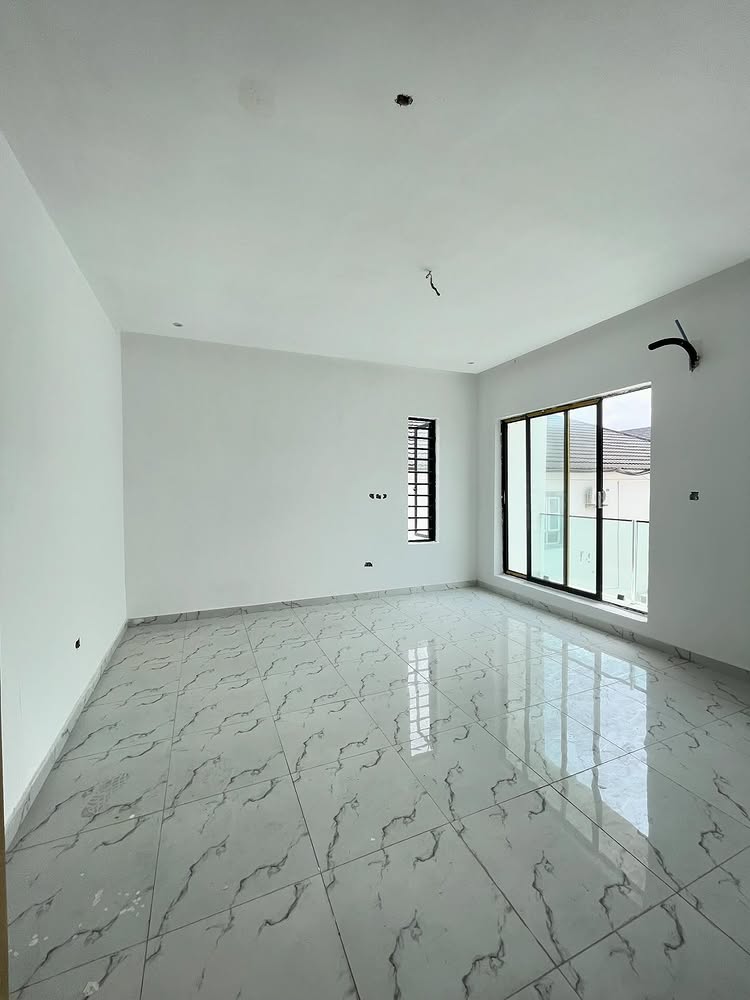 4-Bedroom Terrace Duplex in Orchid